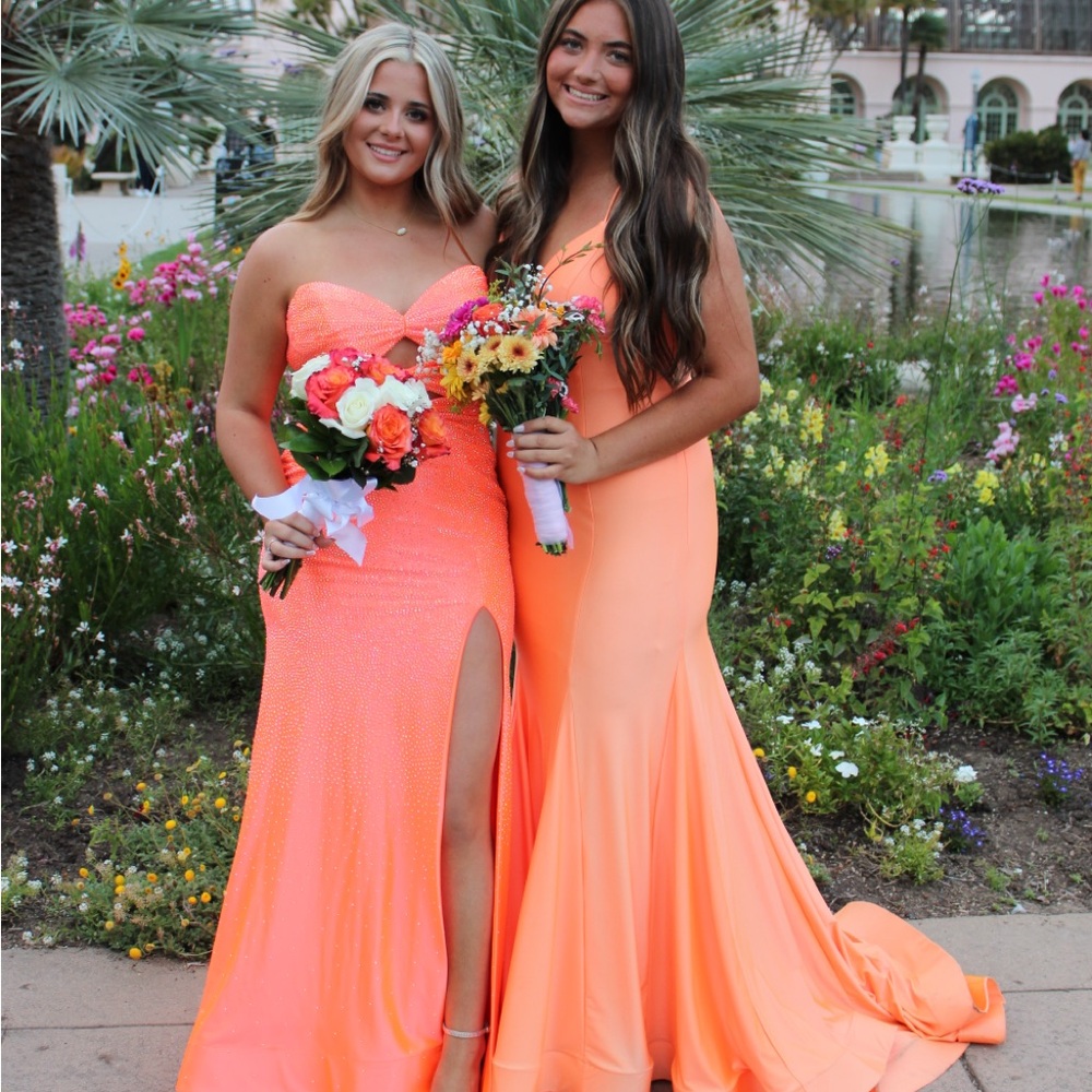 Orange prom dress! - Picture 4 of 5